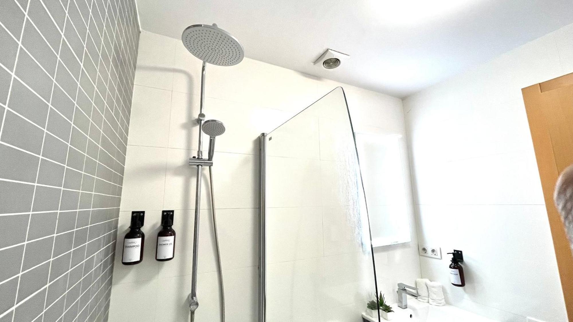Apartamento Con Terraza By Prestigi Terrassa Eksteriør billede